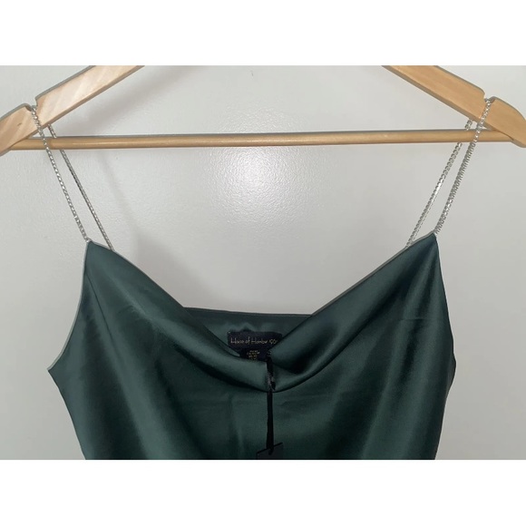 NEW! NWT HOUSE OF HARLOW Satin Cami Top Rhinestone Straps Evergreen Size XS - Picture 3 of 3